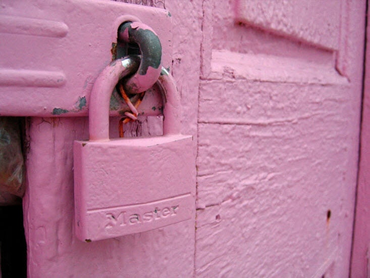 carribean-colors-pink-padlock